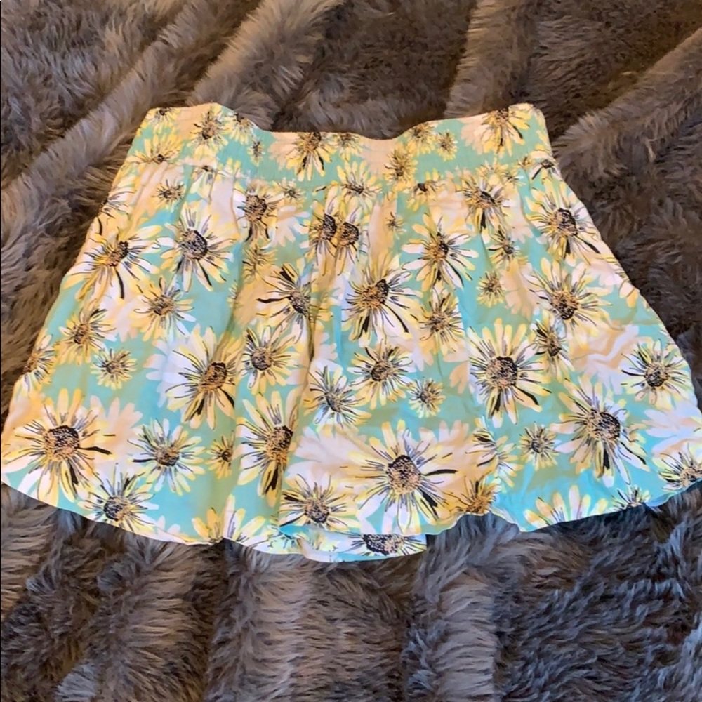 Daisy Shorts - Picture 2 of 2